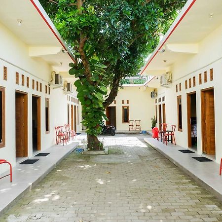 Reddoorz @ Umbul Ponggok Waterpark Klaten Buitenkant foto